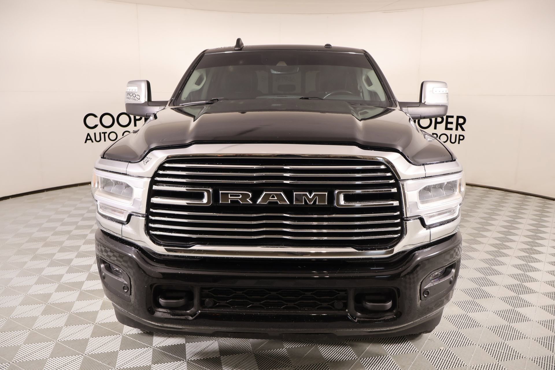Used 2024 RAM 2500 Laramie w/ Safety Group AWD/4WD image 10