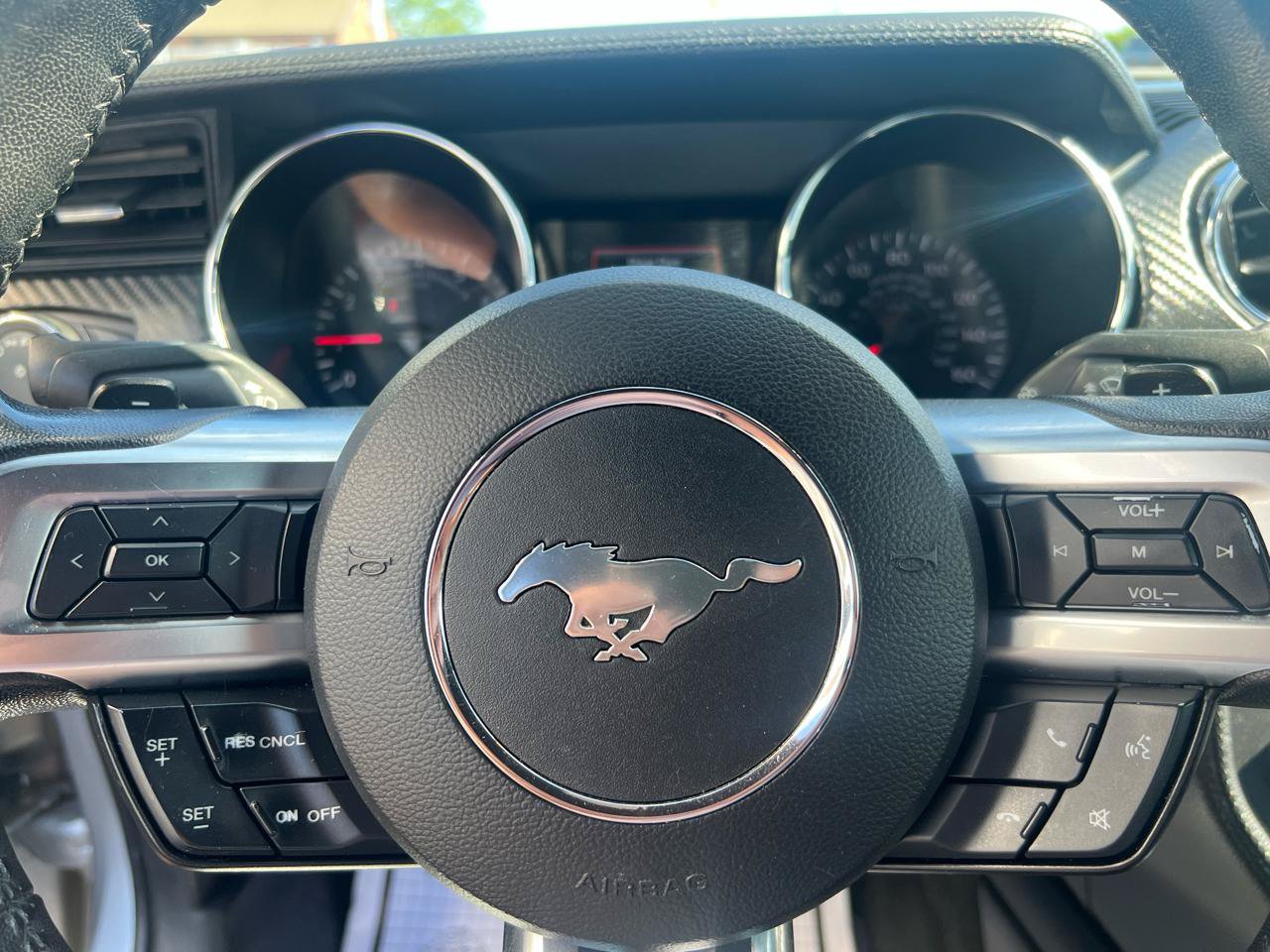 Used 2017 Ford Mustang Coupe RWD image 14