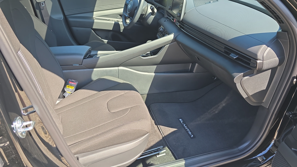 New 2026 Hyundai Elantra SEL Sport Premium FWD image 13