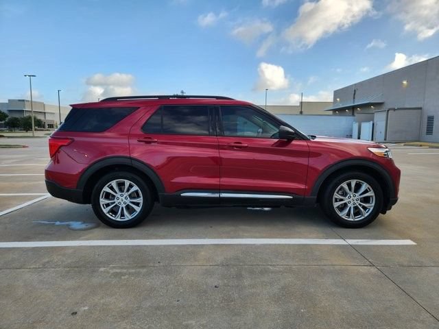 Used 2021 Ford Explorer XLT w/ Equipment Group 202A RWD image 4