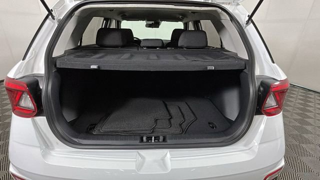 Used 2024 Hyundai Venue SE FWD image 27