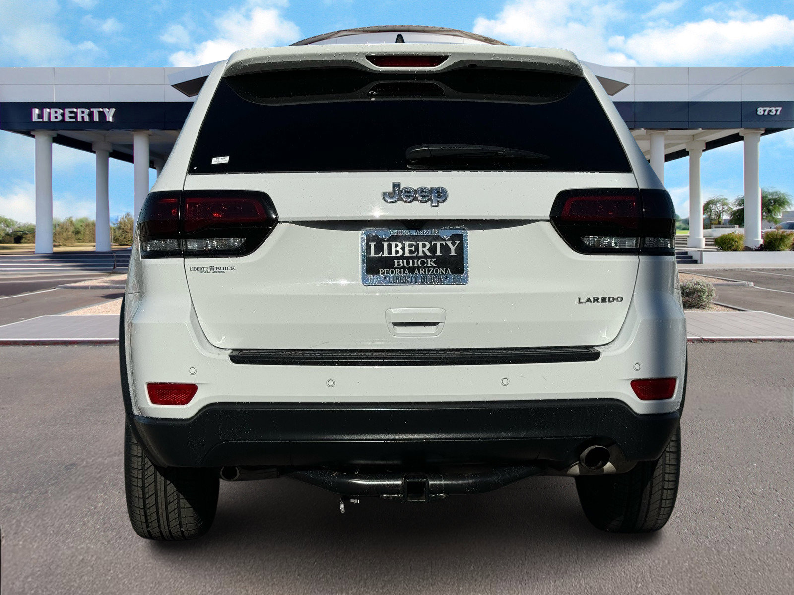 Used 2021 Jeep Grand Cherokee Laredo image 5