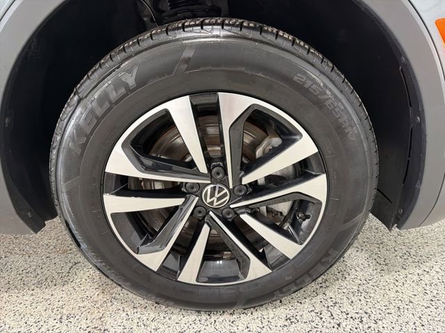 Used 2024 Volkswagen Tiguan S image 31