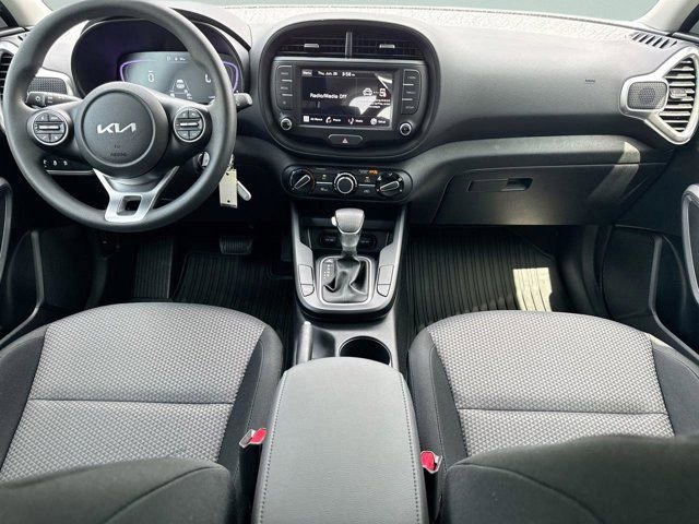 Used 2025 Kia Soul LX w/ LX Technology Package image 10