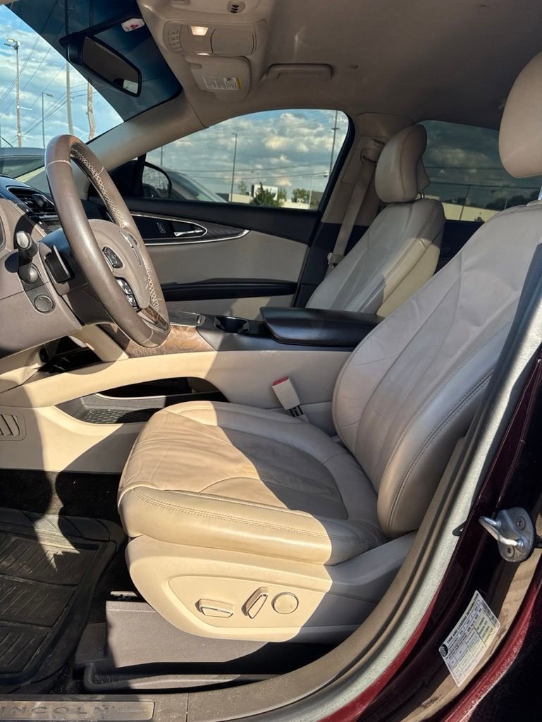 Used 2017 Lincoln MKX Select w/ Select Plus Package FWD image 9