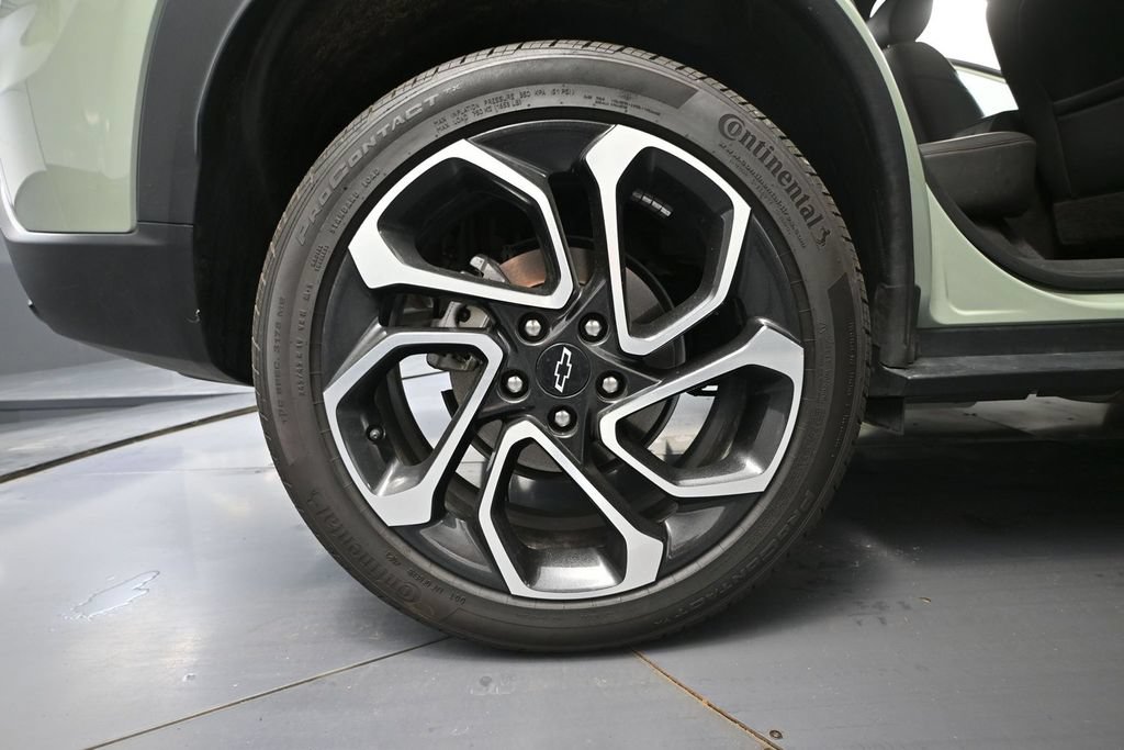 Used 2024 Chevrolet Trax RS w/ Sunroof Package FWD image 11