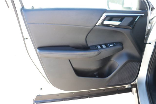 Used 2024 Mitsubishi Outlander SE image 10