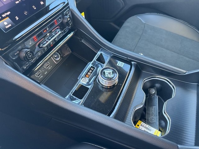 New 2025 Jeep Grand Cherokee Altitude image 21