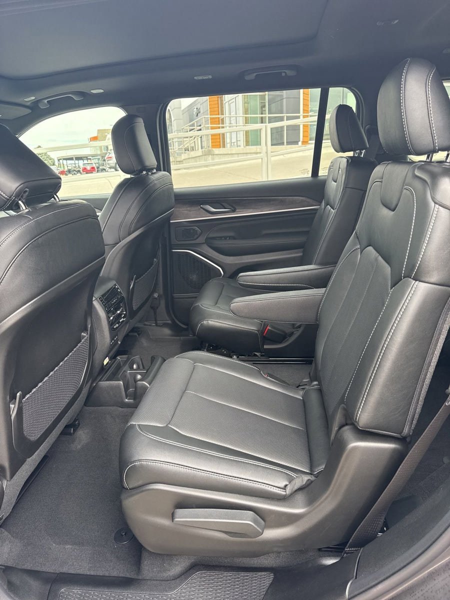 New 2026 Jeep Grand Cherokee L Limited AWD/4WD image 26