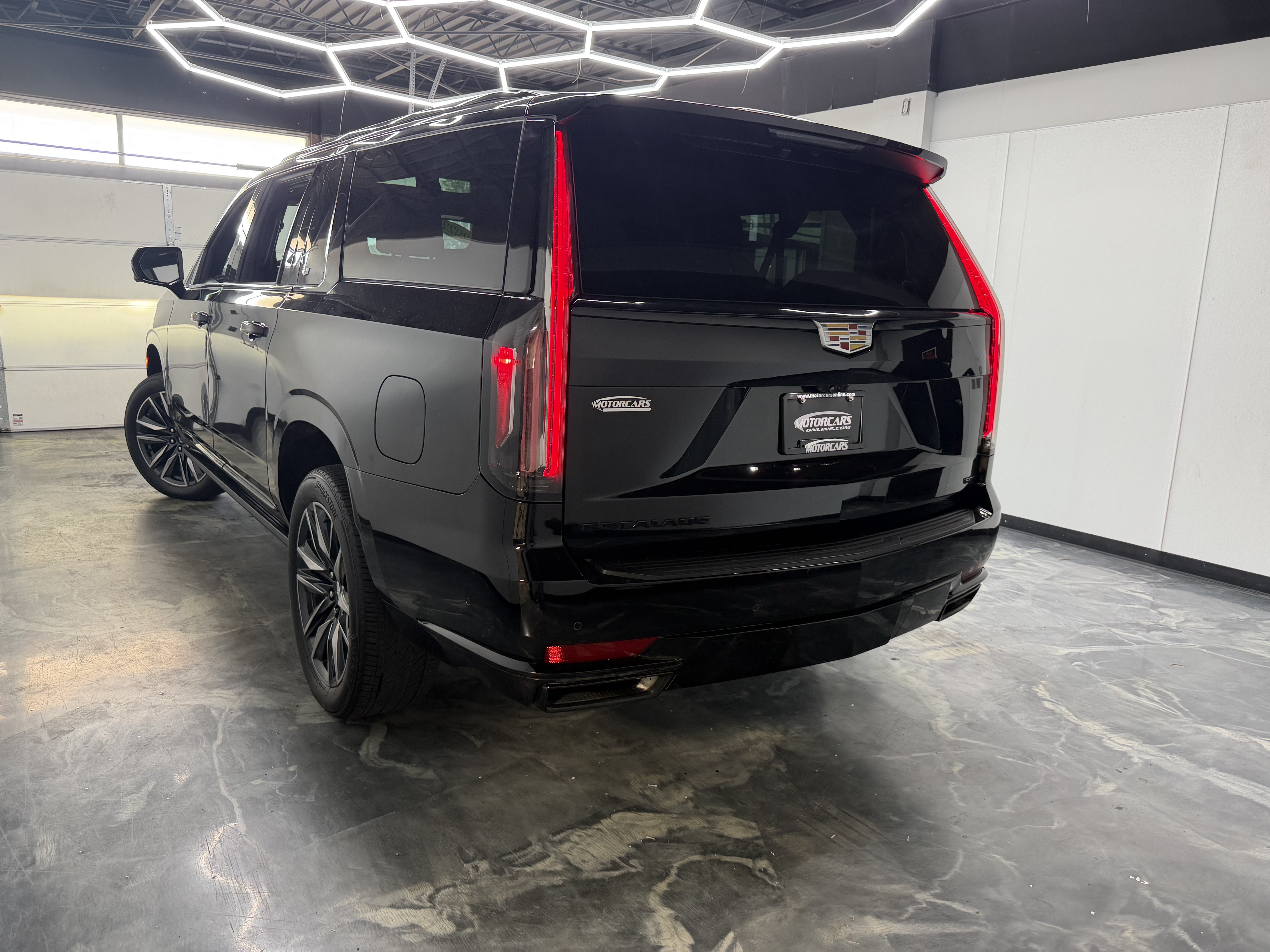 Used 2022 Cadillac Escalade ESV Sport w/ Touring Package AWD/4WD image 7