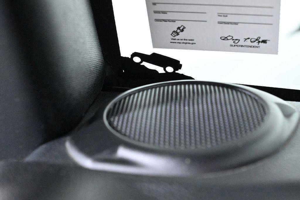 Used 2016 Jeep Wrangler Unlimited Sahara image 27