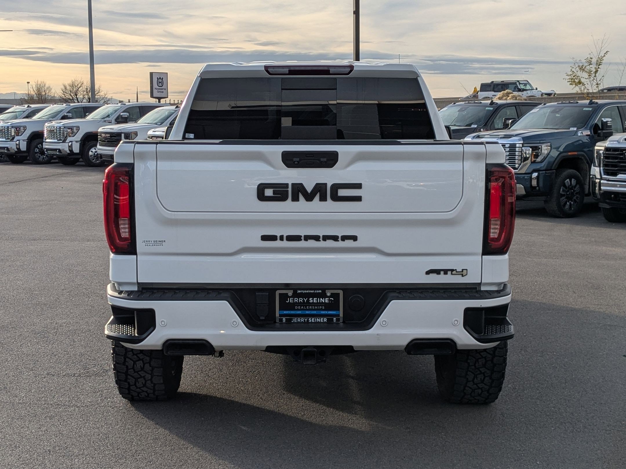 Certified 2023 GMC Sierra 1500 AT4 w/ AT4 Preferred Package image 5