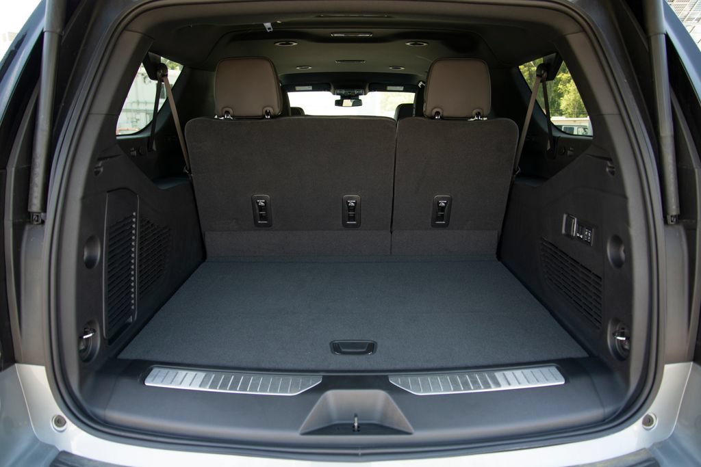 New 2025 Chevrolet Suburban Premier AWD/4WD image 20