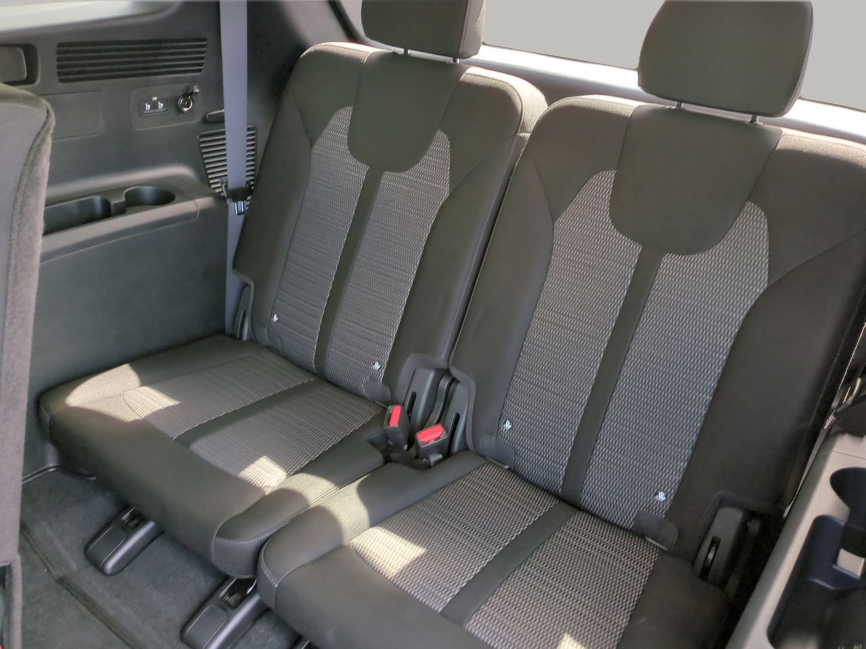 New 2026 Kia Sorento LX FWD image 16