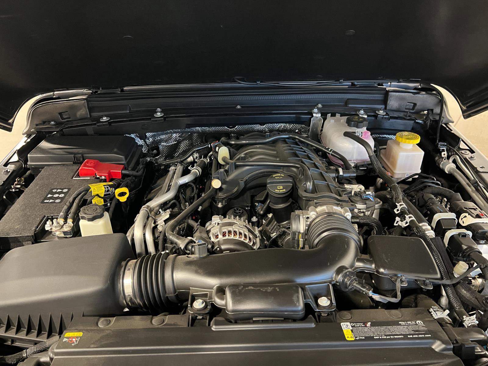 Used 2025 Jeep Gladiator Sport image 39