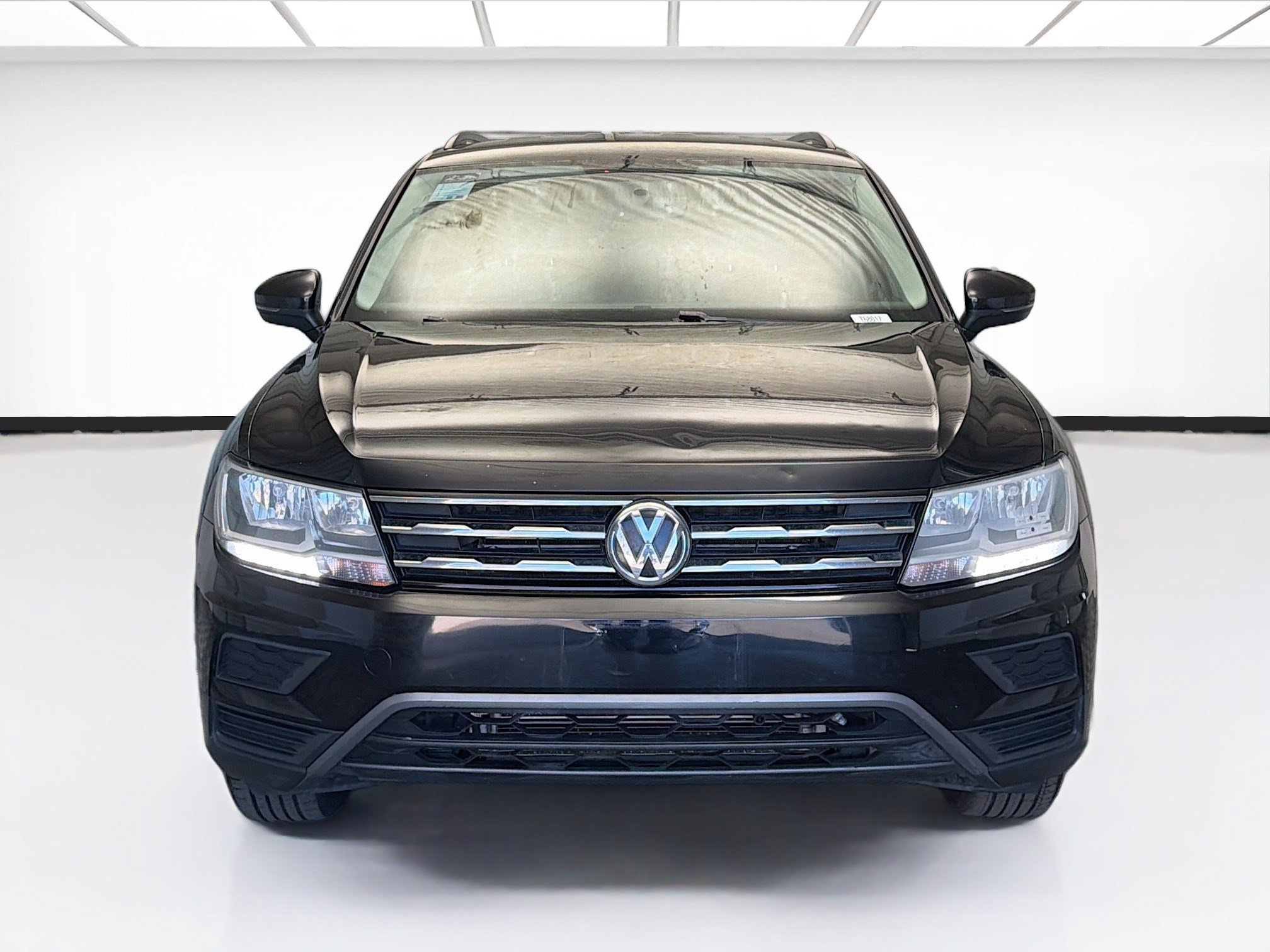 Used 2019 Volkswagen Tiguan S image 2