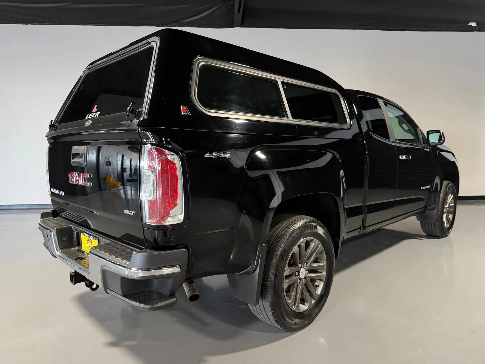 Used 2015 GMC Canyon SLT AWD/4WD image 4