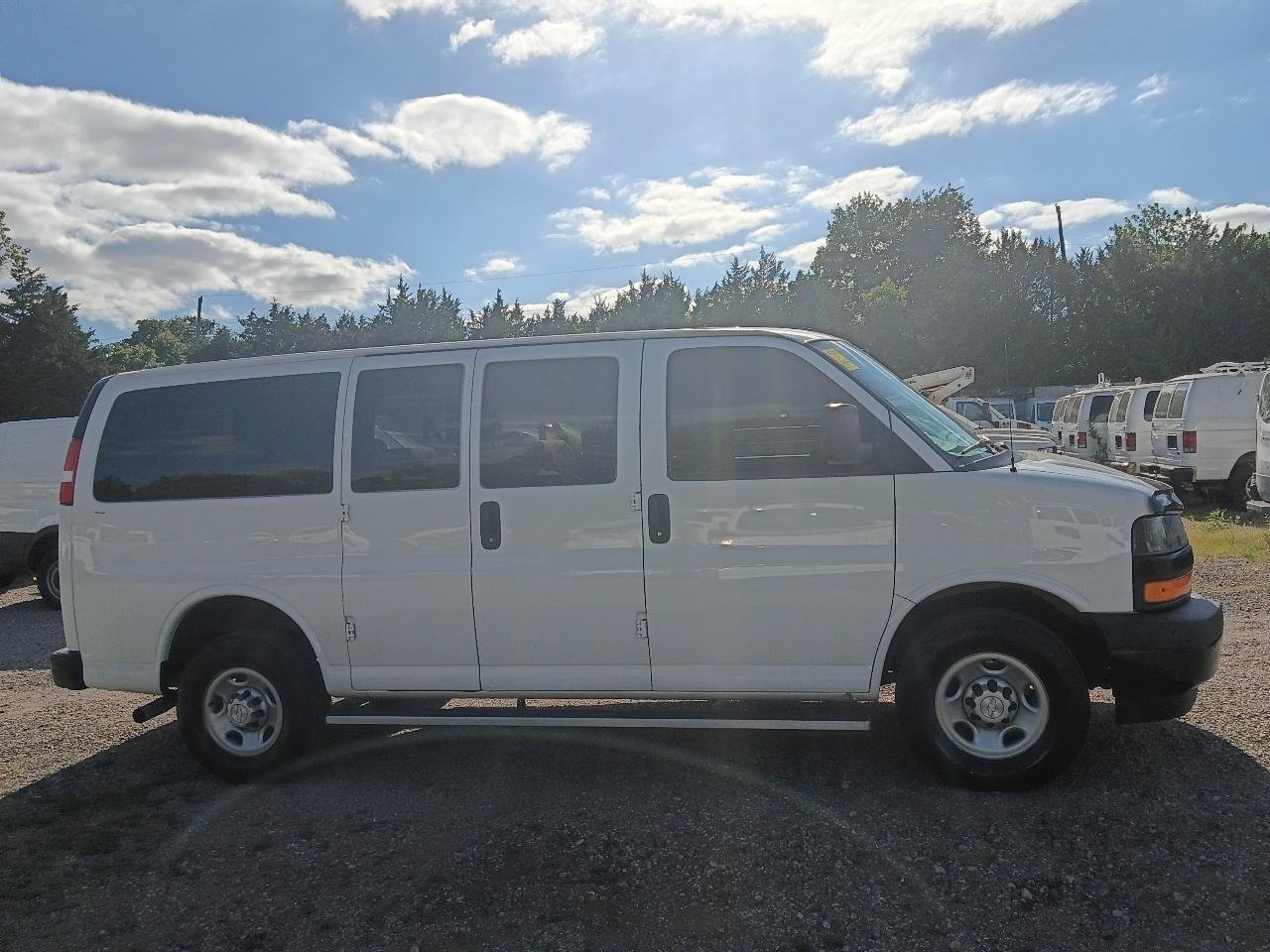 Used 2019 Chevrolet Express 3500 LS RWD image 4