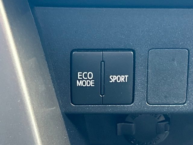 Used 2018 Toyota RAV4 LE w/ All Weather Liner Package AWD/4WD image 55