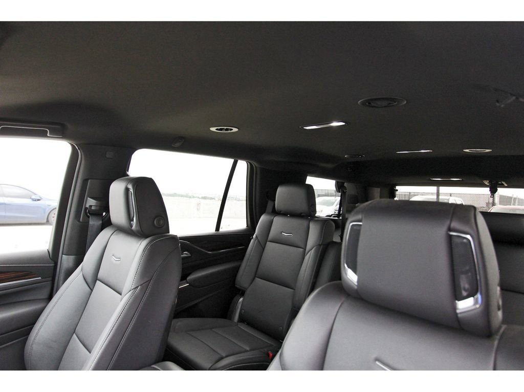 Used 2024 Cadillac Escalade Luxury RWD image 30