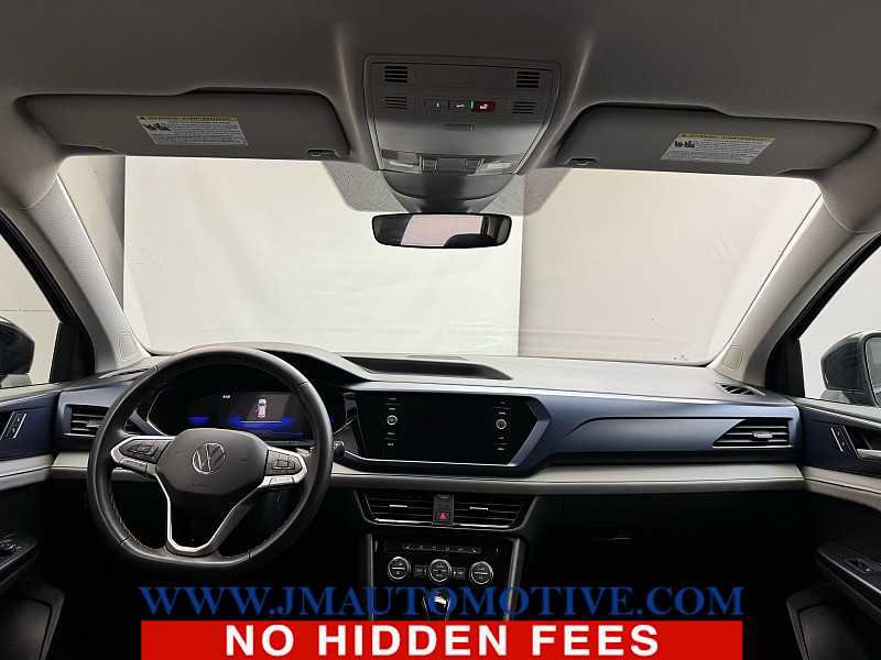 Used 2024 Volkswagen Taos SE FWD image 11