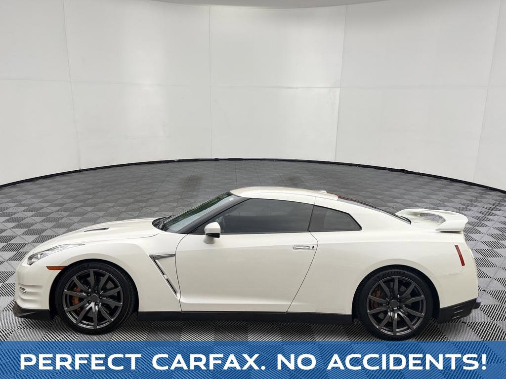 Used 2015 Nissan GT-R Premium AWD/4WD image 3