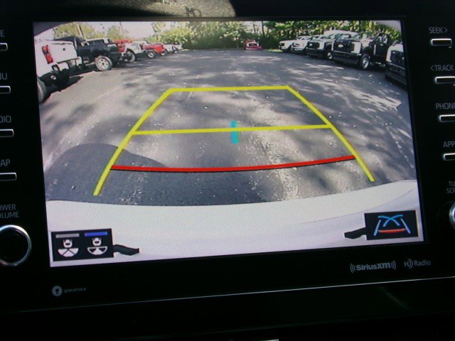 Used 2022 Toyota Camry XLE image 25