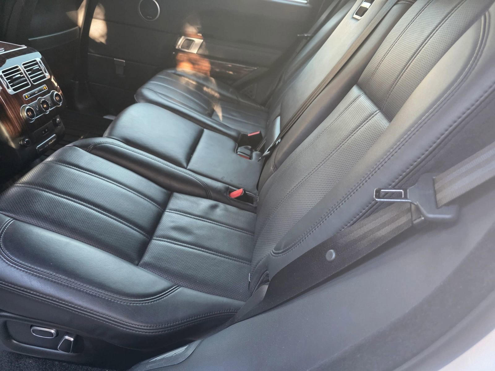 Used 2015 Land Rover Range Rover Long Wheelbase Supercharged image 35