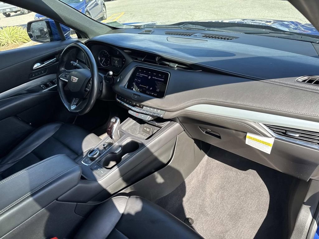 Used 2023 Cadillac XT4 Premium Luxury image 13