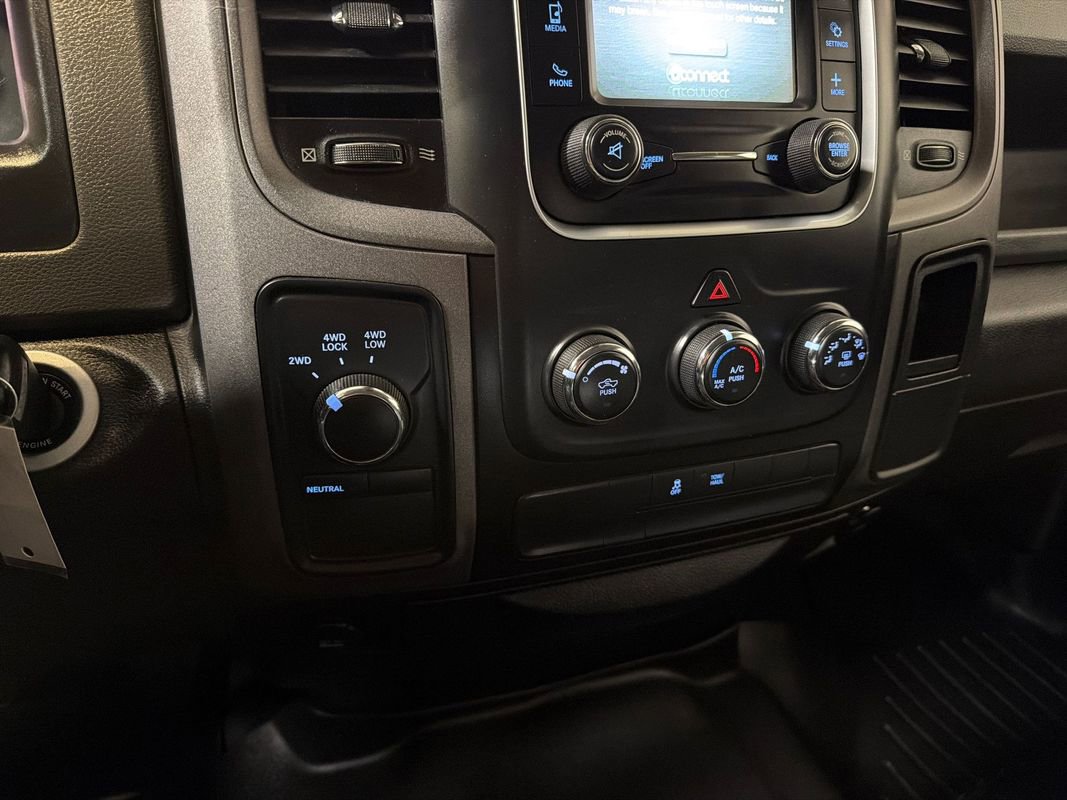 Used 2018 RAM 2500 Tradesman w/ Chrome Appearance Group AWD/4WD image 19