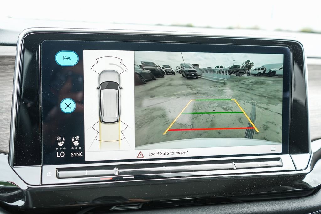 Used 2025 Volkswagen Atlas SEL AWD/4WD image 25