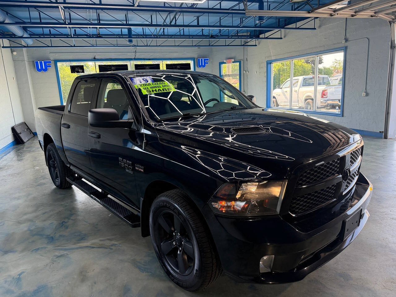 Used 2019 RAM 1500 Express w/ Wheel & Sound Group AWD/4WD image 7