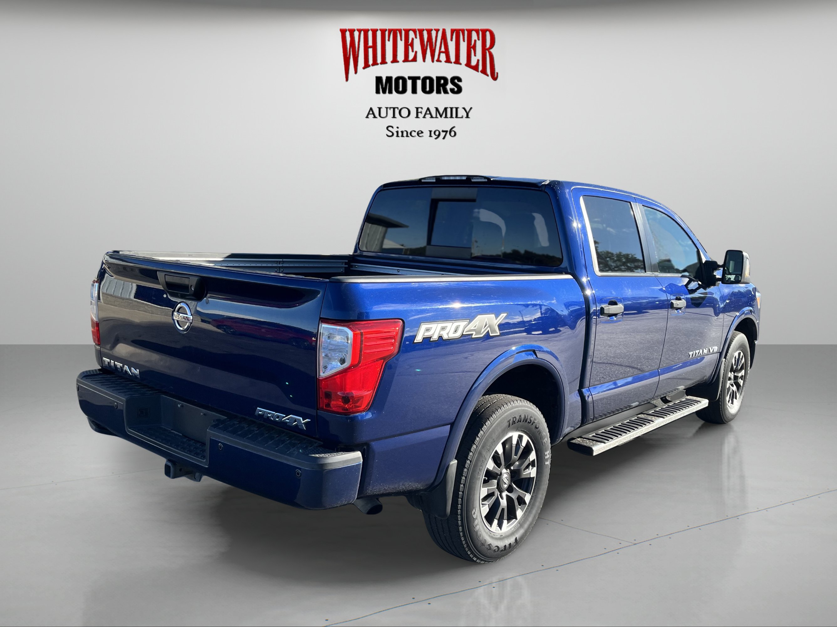 Used 2019 Nissan Titan PRO-4X w/ Pro-4x Convenience Package AWD/4WD image 5