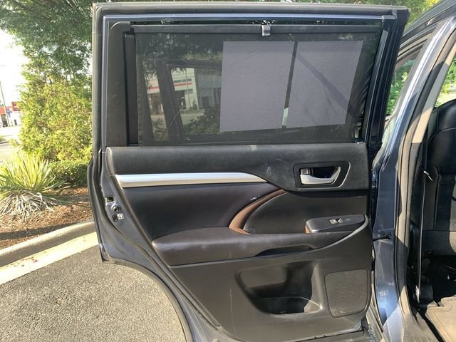 Used 2018 Toyota Highlander XLE AWD/4WD image 15