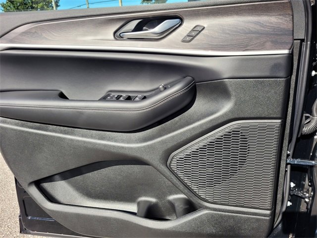 New 2025 Jeep Grand Cherokee Limited w/ Luxury Tech Group II image 22