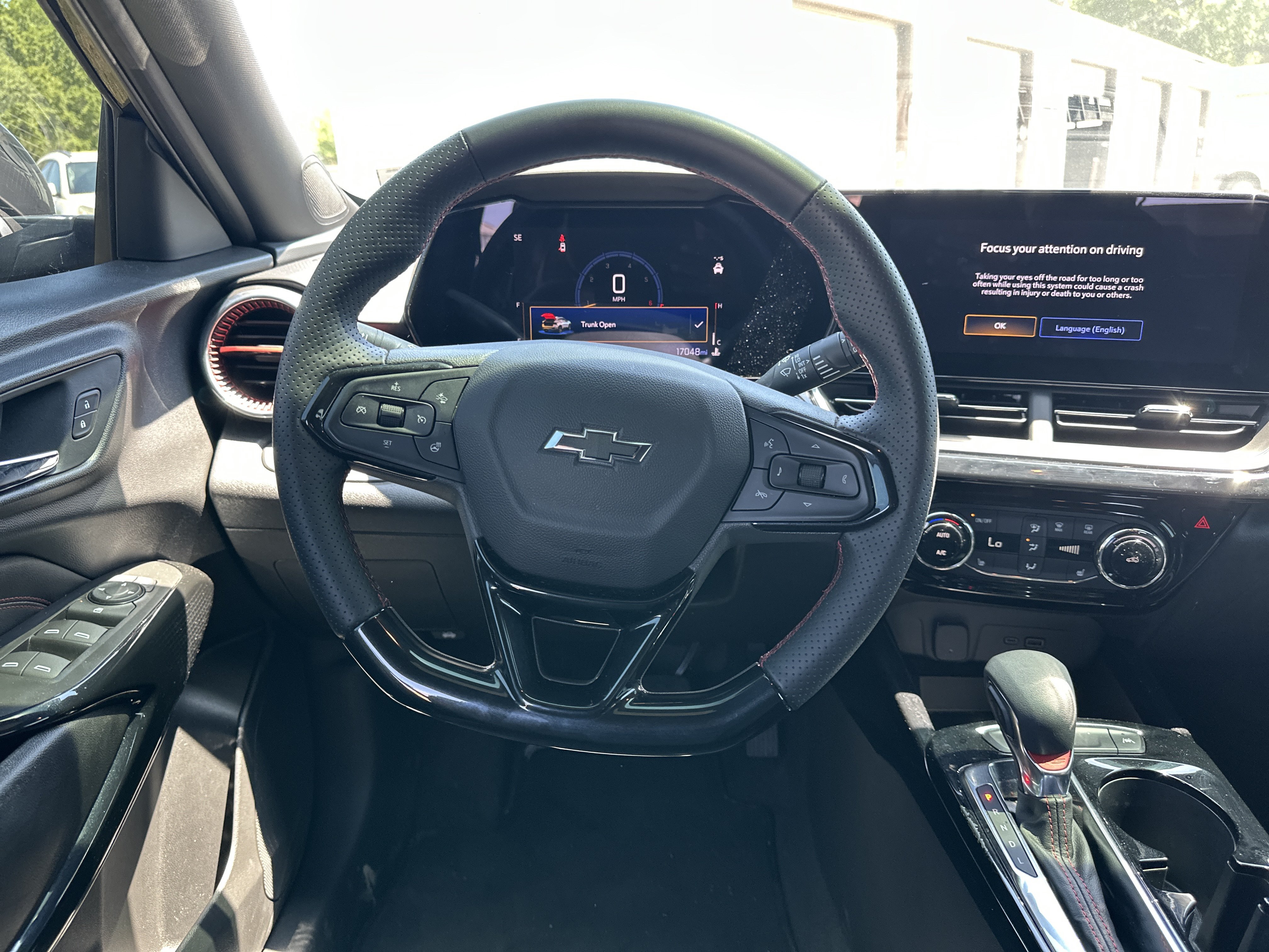Used 2025 Chevrolet Trax RS FWD image 23