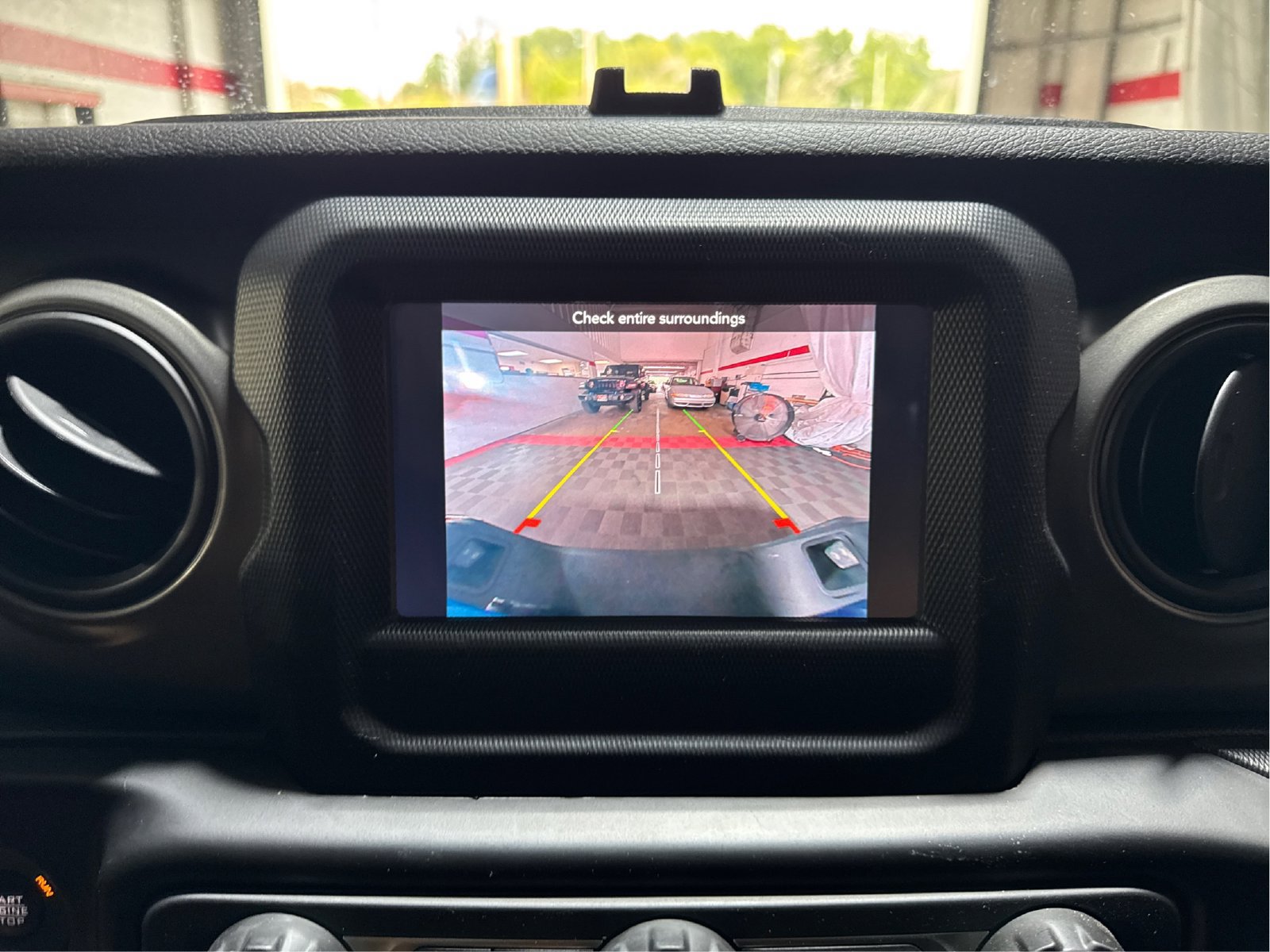 Used 2021 Jeep Gladiator Sport AWD/4WD image 36