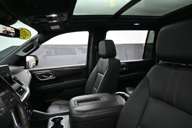 Used 2024 Chevrolet Suburban RST w/ Luxury Package AWD/4WD image 18