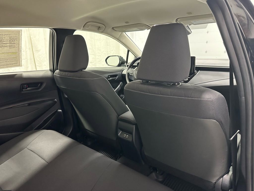 Used 2025 Toyota Corolla LE image 55