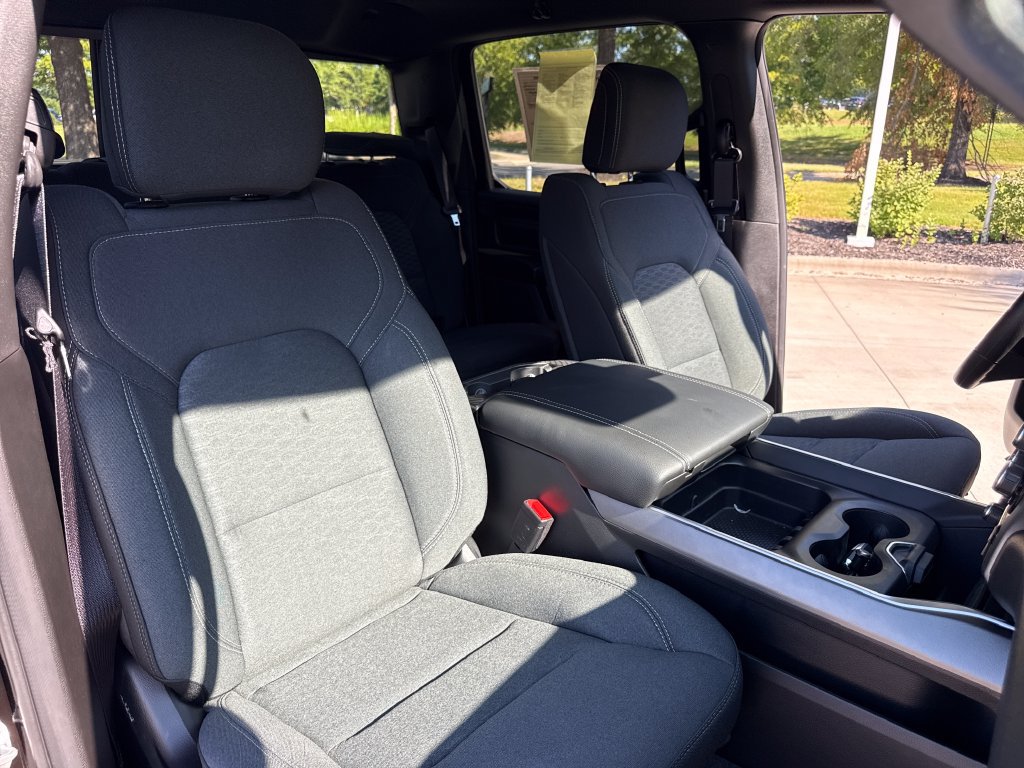 Used 2026 RAM 1500 Express AWD/4WD image 35