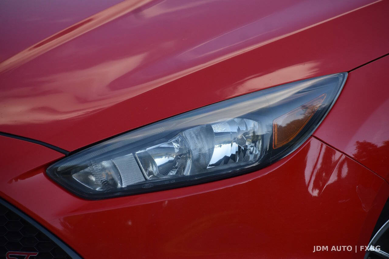 Used 2017 Ford Focus ST FWD image 36
