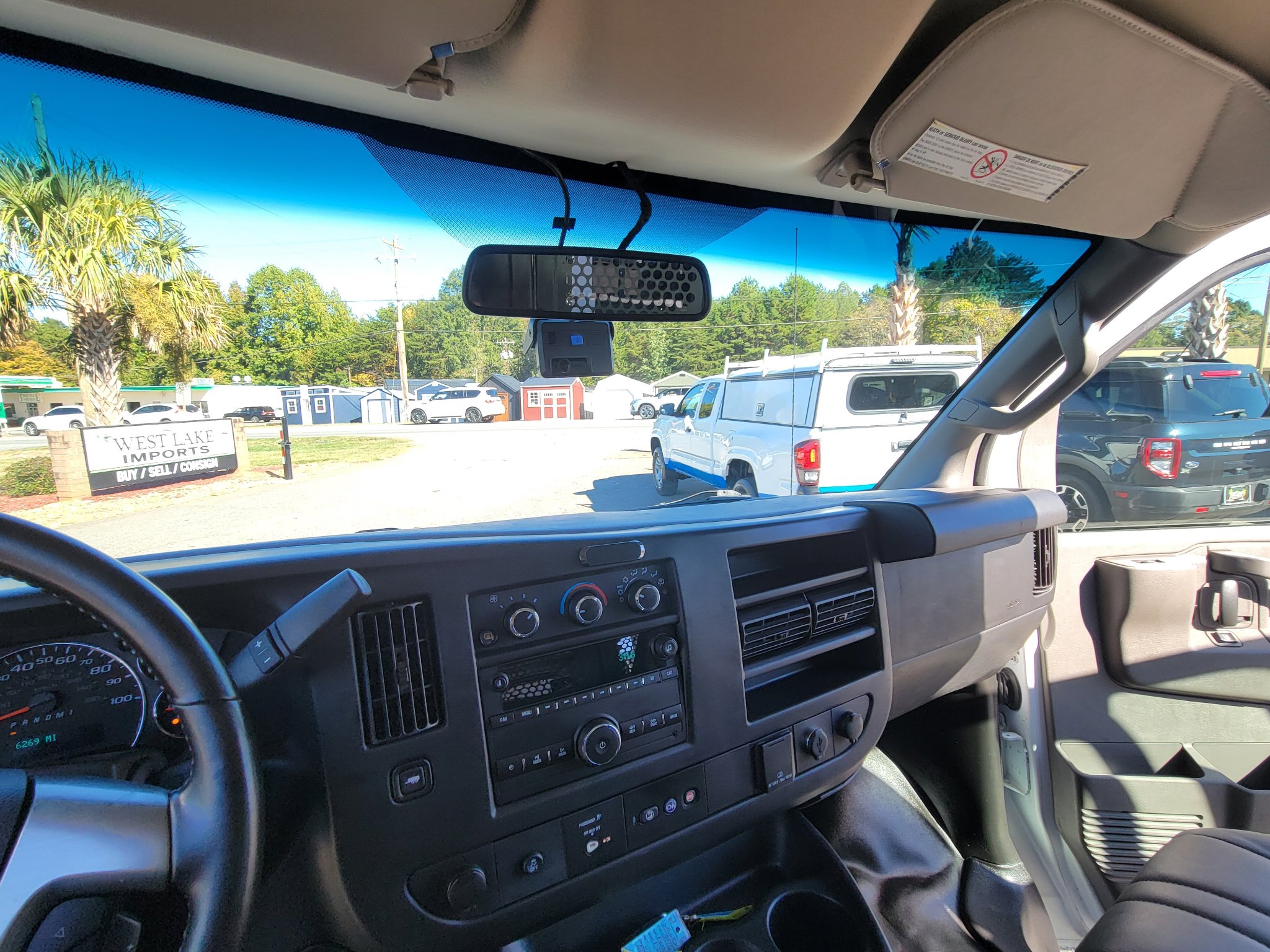 Used 2018 Chevrolet Express 2500 w/ Enhanced Convenience Package image 21