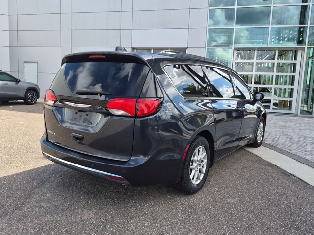 Used 2020 Chrysler Pacifica Touring-L FWD image 5