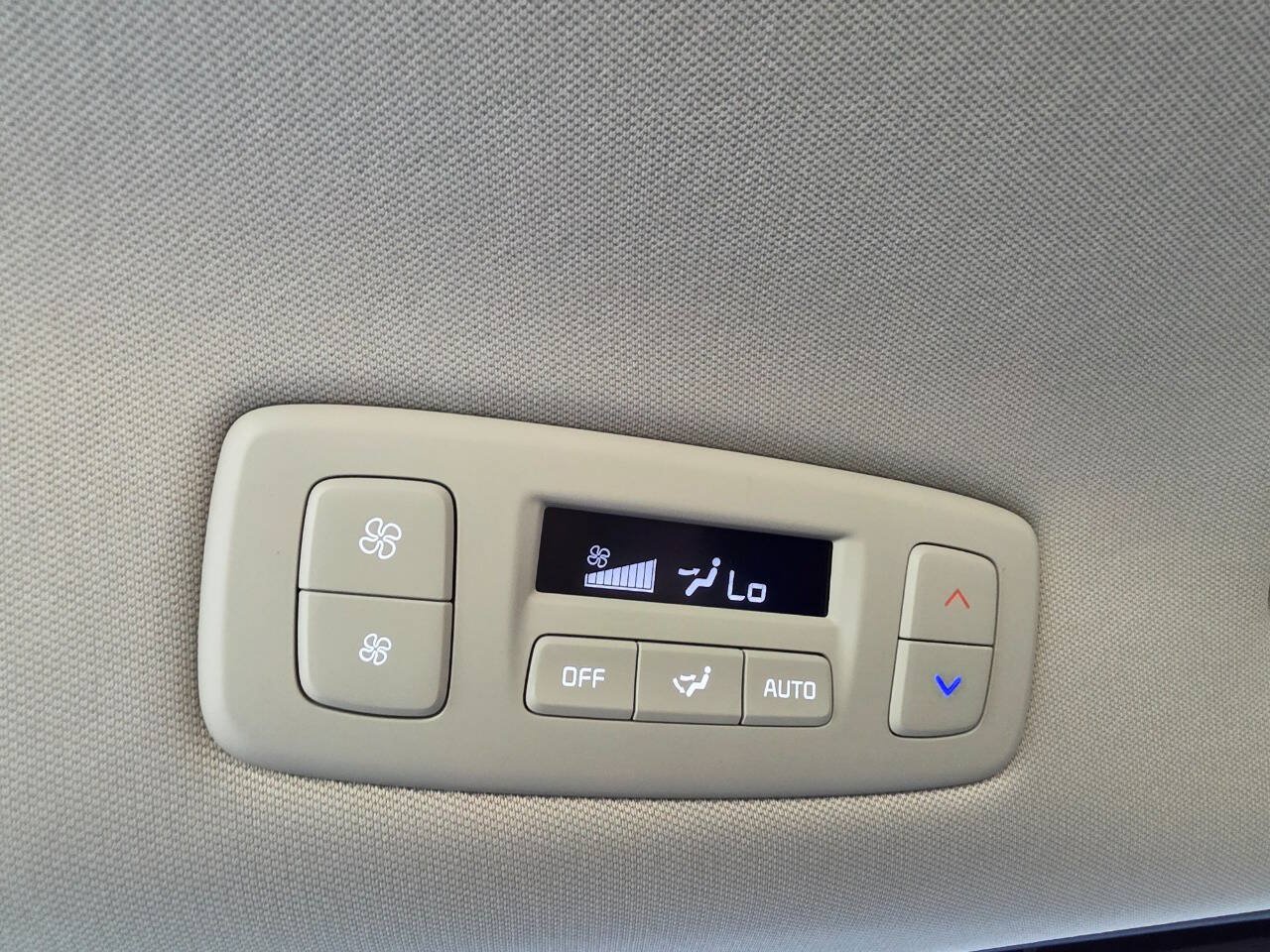 Used 2025 Kia Carnival SX w/ SX Dark Edition Package FWD image 29
