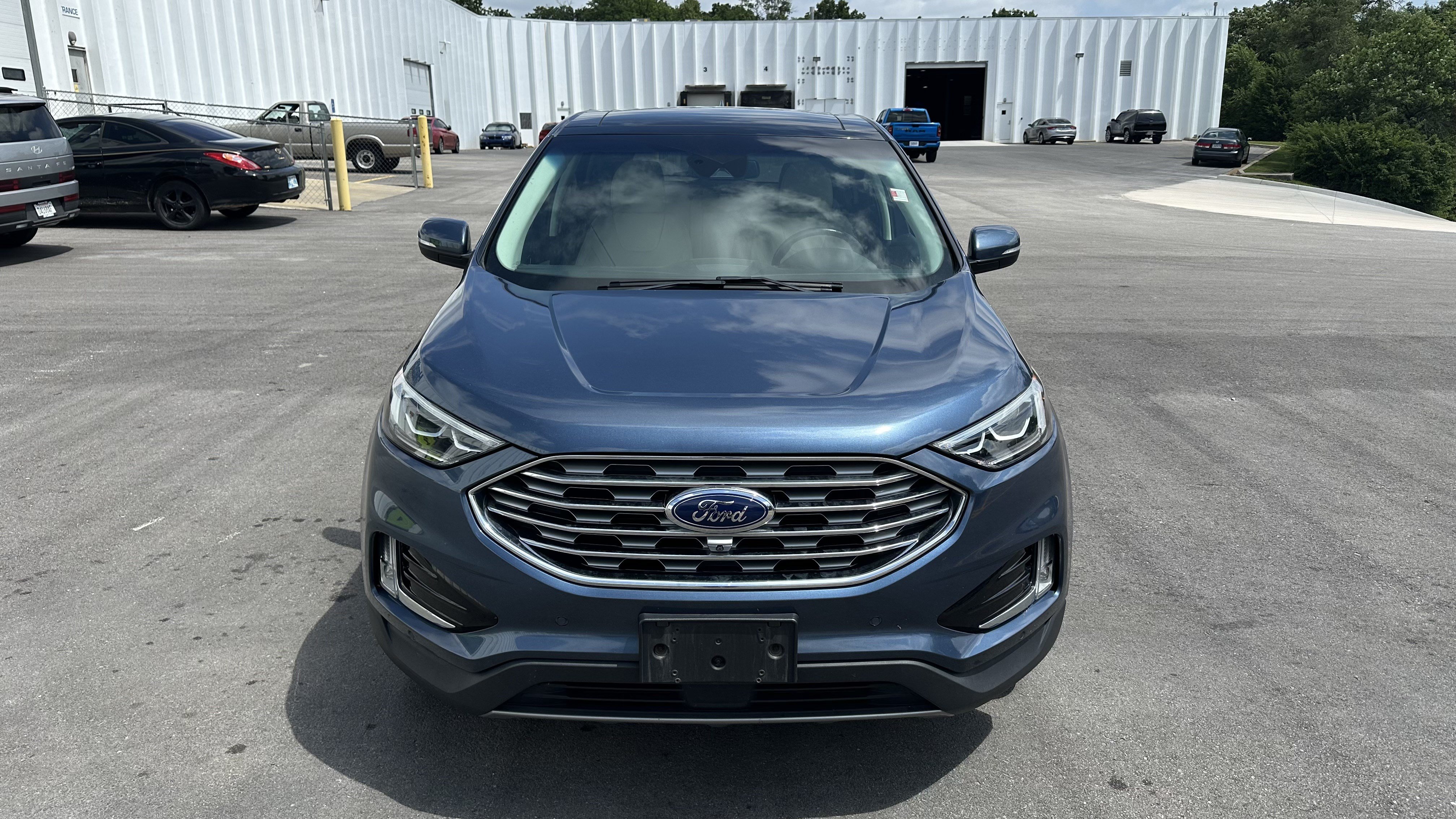 Used 2019 Ford Edge Titanium w/ Equipment Group 301A AWD/4WD image 3