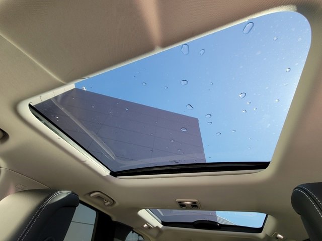 Used 2024 Land Rover Discovery S image 44