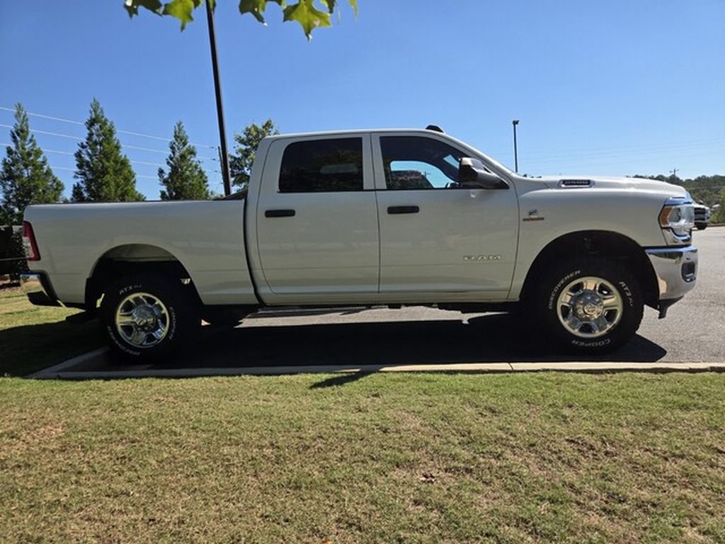 Used 2022 RAM 2500 Tradesman w/ Chrome Appearance Group AWD/4WD image 4