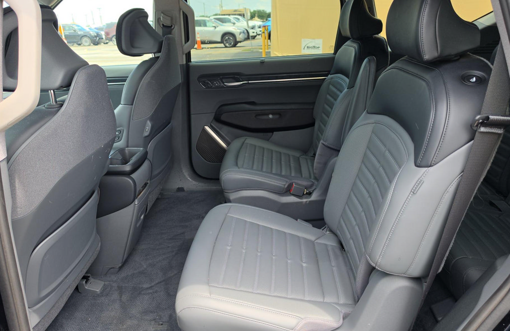 Used 2024 Kia EV9 Land AWD/4WD image 16
