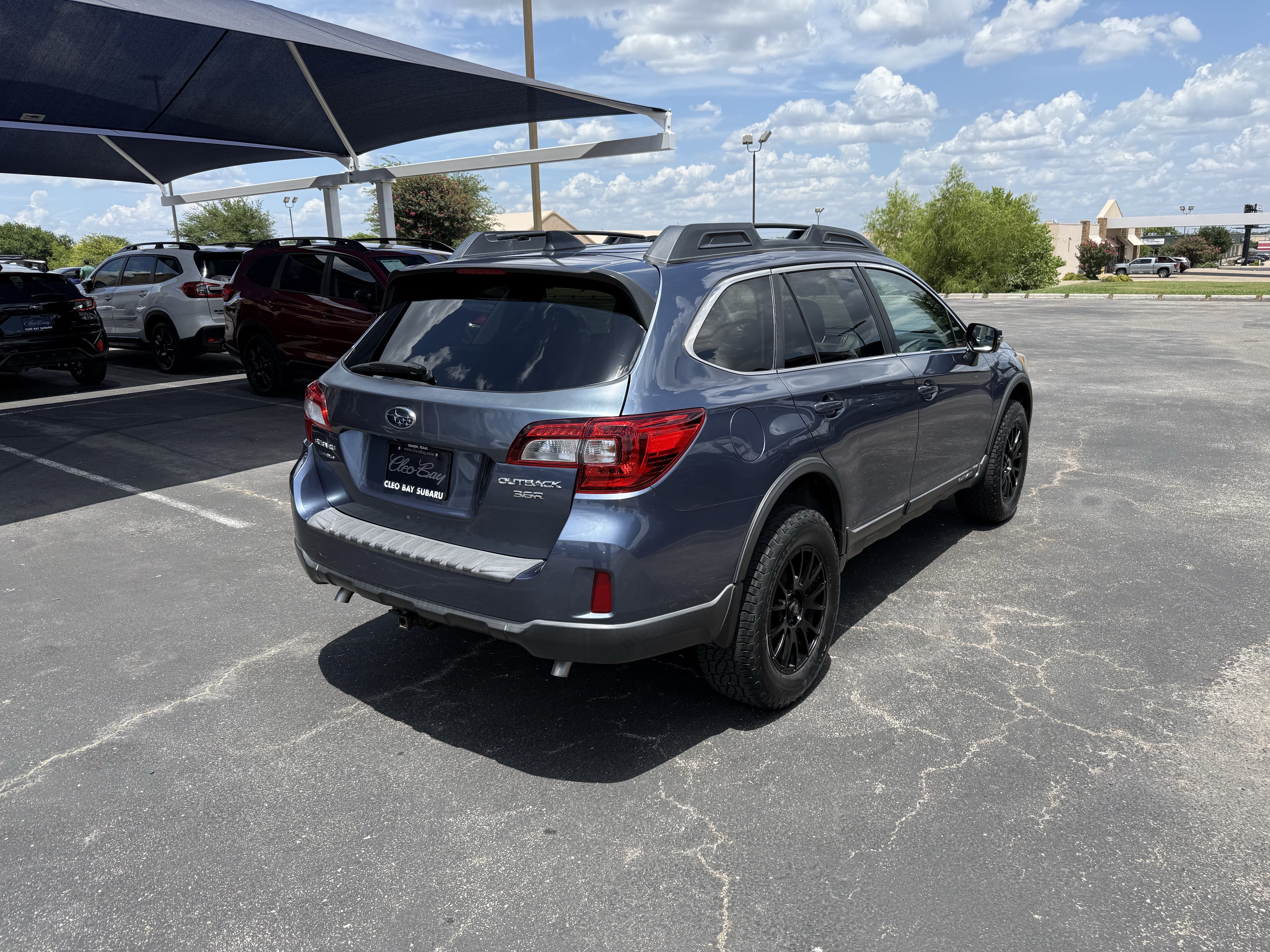 Used 2016 Subaru Outback 3.6R Limited AWD/4WD image 7