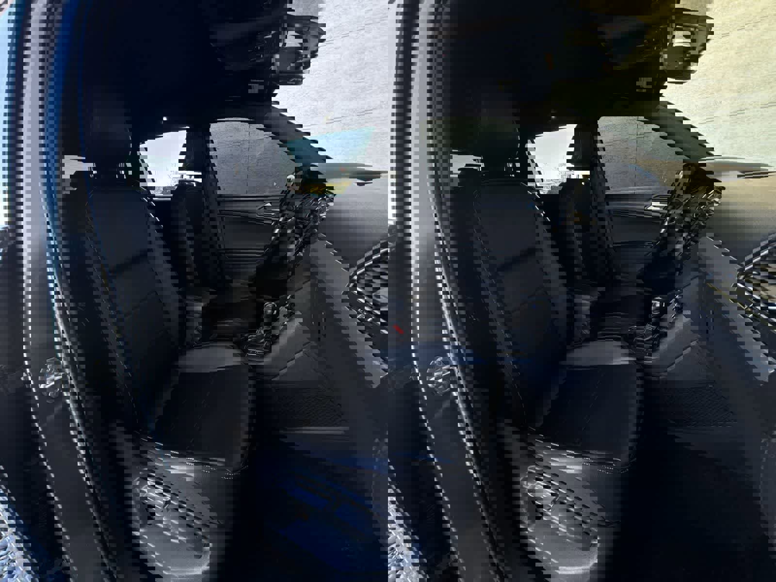 Used 2021 Volkswagen Tiguan SE R-Line w/ 2-Row Tiguan MDO Package image 23